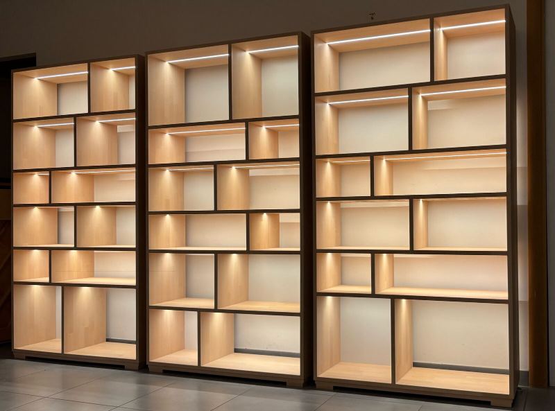Étagères en hêtre avec LEDs