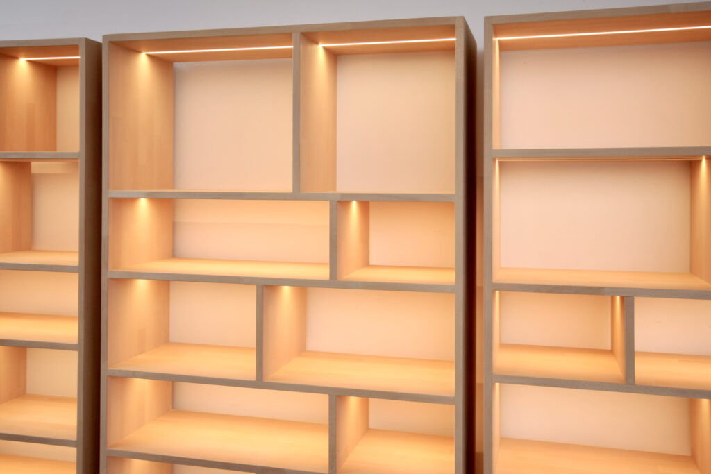 Étagères en hêtre avec LEDs — photo 2