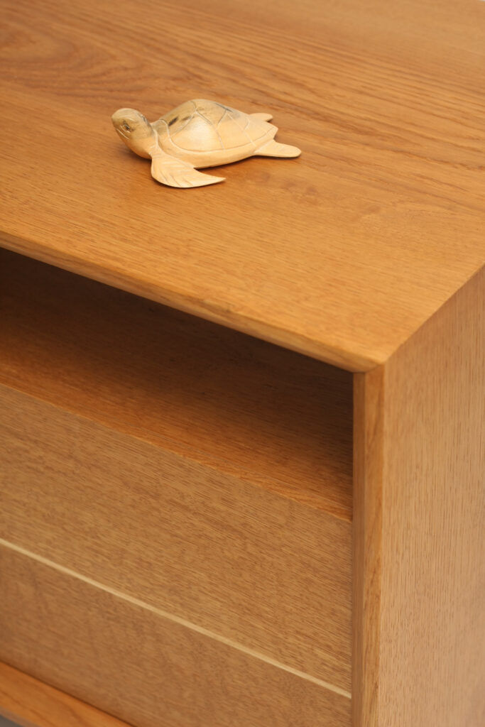 Meuble bas en chêne — photo 2