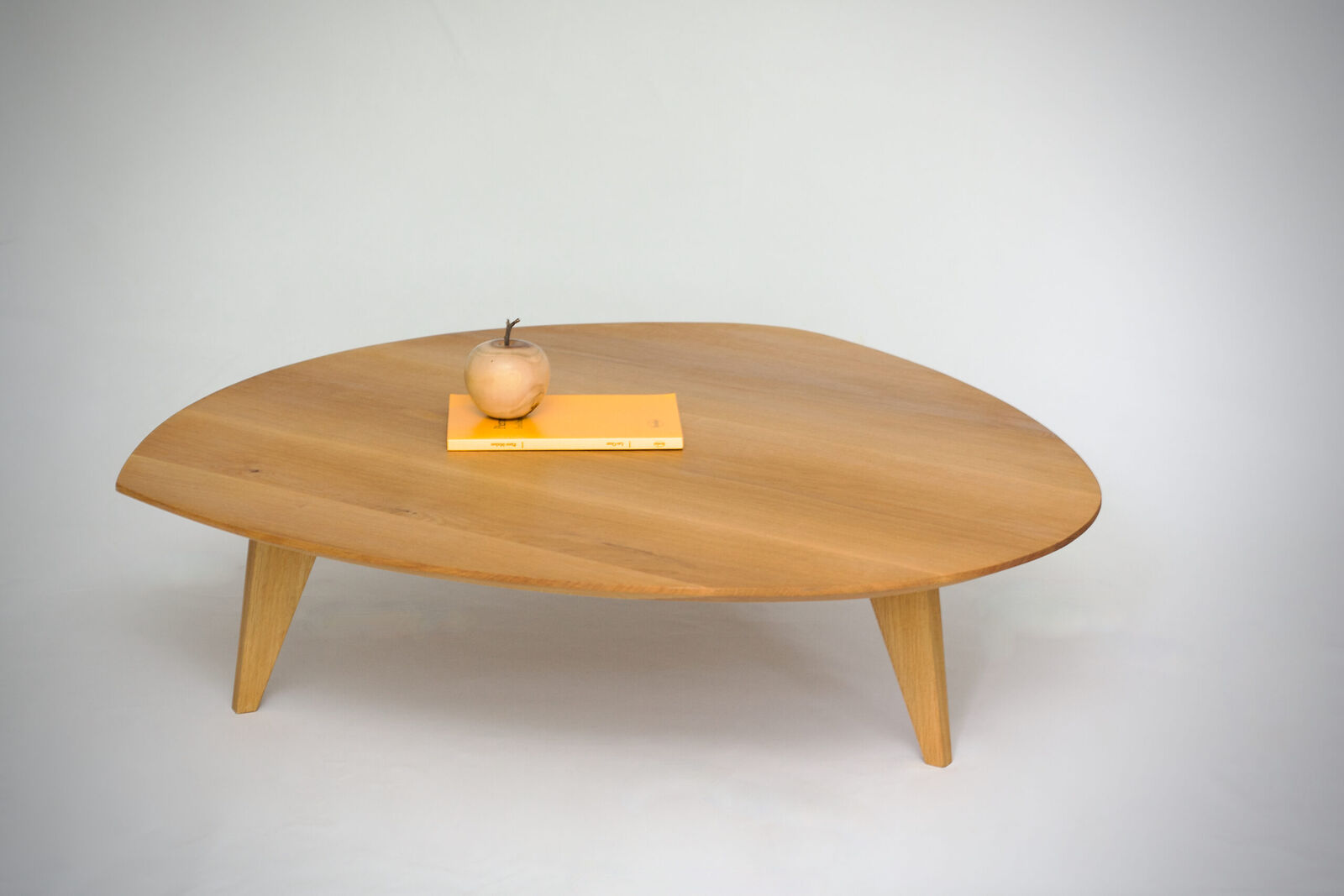 Table basse en chêne massif — photo 1