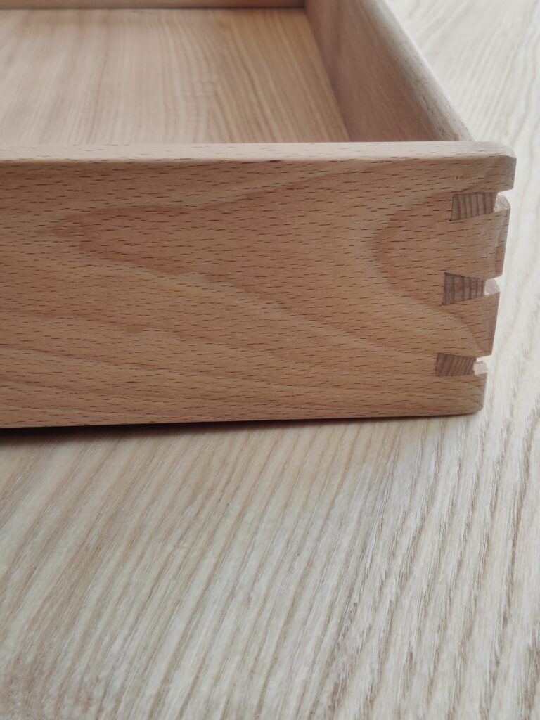 Table basse en frêne massif avec tiroirs — photo 5